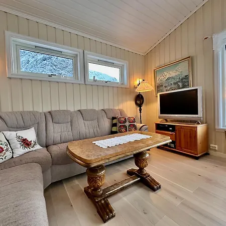 Cozy At The Atlantic Coast Holiday home Leknes