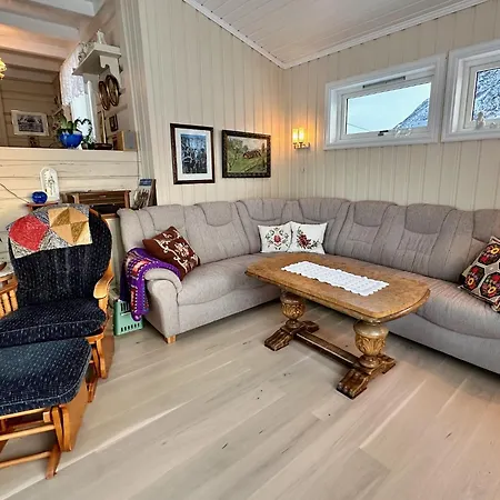 Cozy At The Atlantic Coast Holiday home Leknes